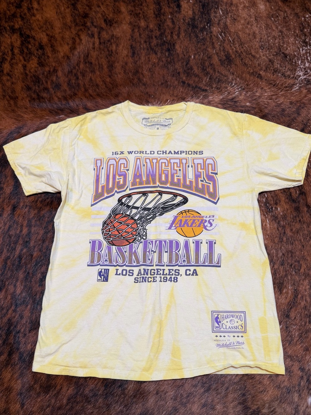 Mitchell & Ness Hardwood Classics Lakers 16x World Champions Tie Dye Tee Shirt M